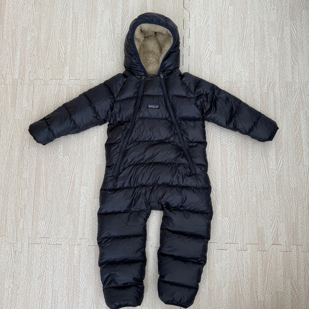 Like New: Patagonia Navy Infant Hi-Loft Down Sweater Bunting | 18-24M